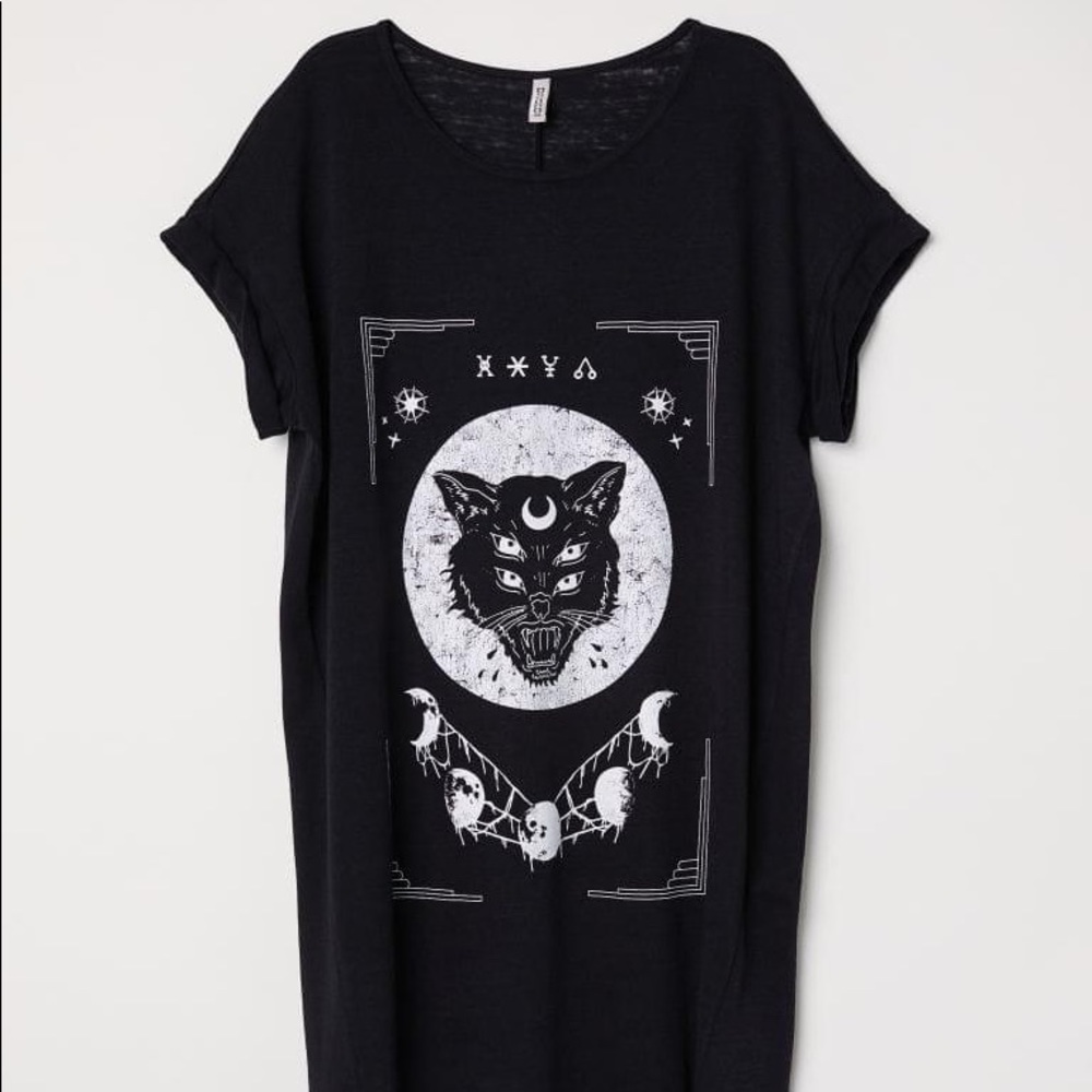 H&M Witchy T-shirt Dress Size Small